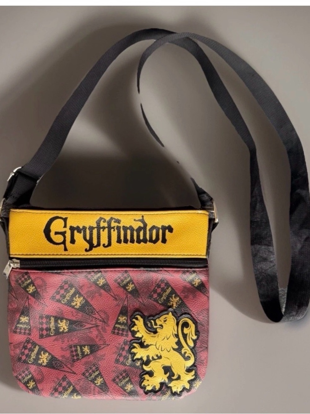 NEW Loungefly HARRY POTTER Gryffindor Crossbody Shoulder Bag Purse Red & Yellow